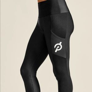 Peloton Ribbed pocket leggings black super cute